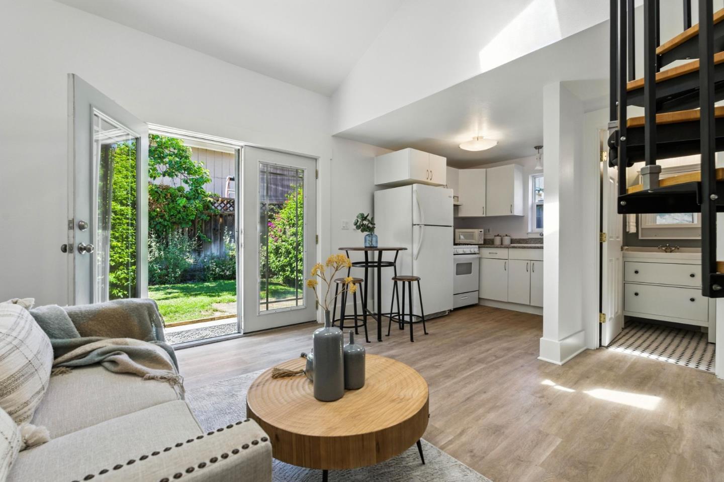 Detail Gallery Image 23 of 40 For 218 N 12th St, San Jose,  CA 95112 - 3 Beds | 3 Baths
