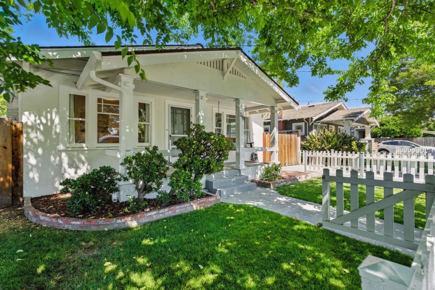 Detail Gallery Image 3 of 40 For 218 N 12th St, San Jose,  CA 95112 - 3 Beds | 3 Baths