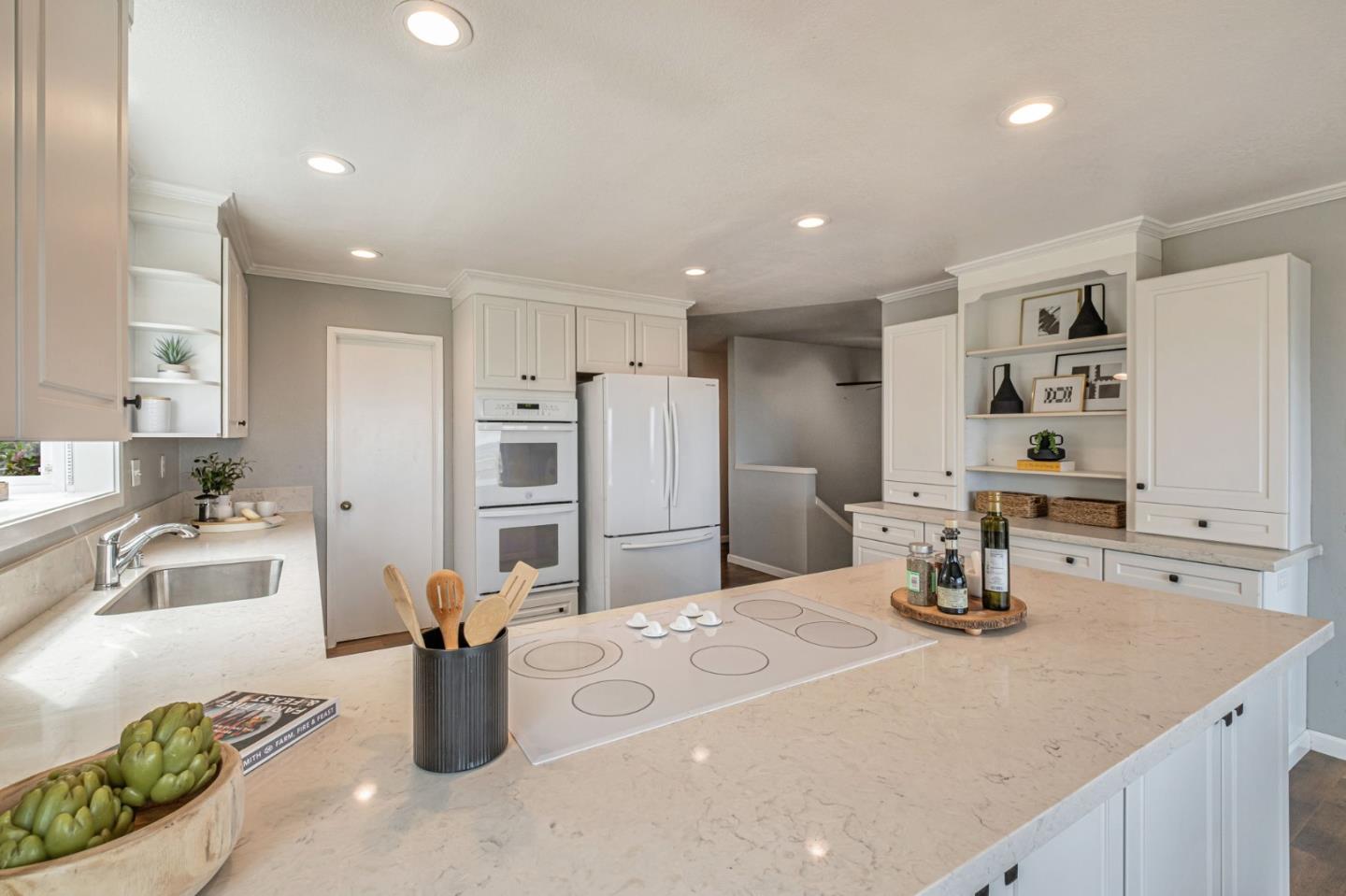 Detail Gallery Image 14 of 43 For 2505 Garin Rd, Royal Oaks,  CA 95076 - 3 Beds | 3 Baths