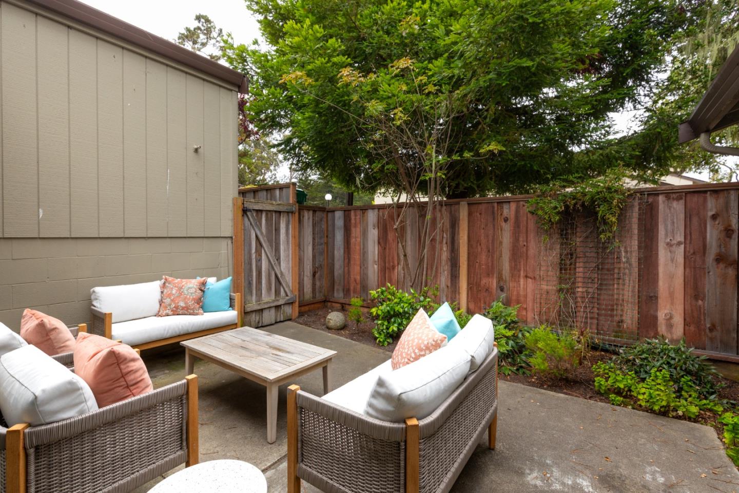Detail Gallery Image 19 of 23 For 710 Redwood Ln, Pacific Grove,  CA 93950 - 2 Beds | 2 Baths