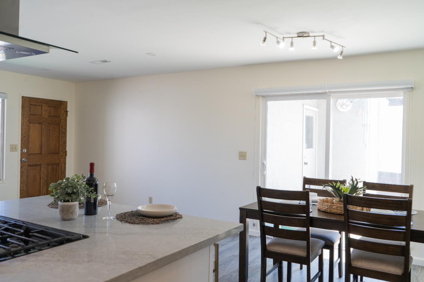 Detail Gallery Image 13 of 38 For 33157 Lake Superior Pl, Fremont,  CA 94555 - 3 Beds | 2 Baths