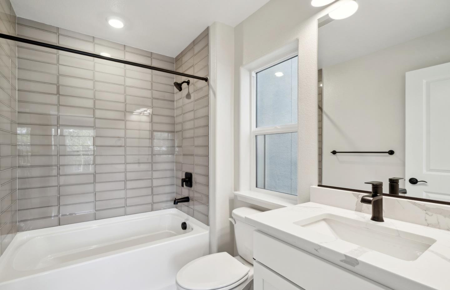 Detail Gallery Image 8 of 61 For 2506 Sage St, San Mateo,  CA 94403 - 2 Beds | 3 Baths