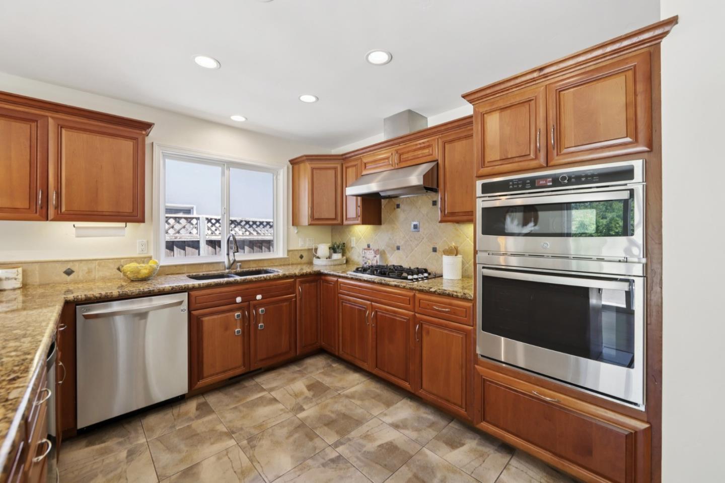 Detail Gallery Image 16 of 34 For 219 Kensington Way, Los Gatos,  CA 95032 - 3 Beds | 2/1 Baths