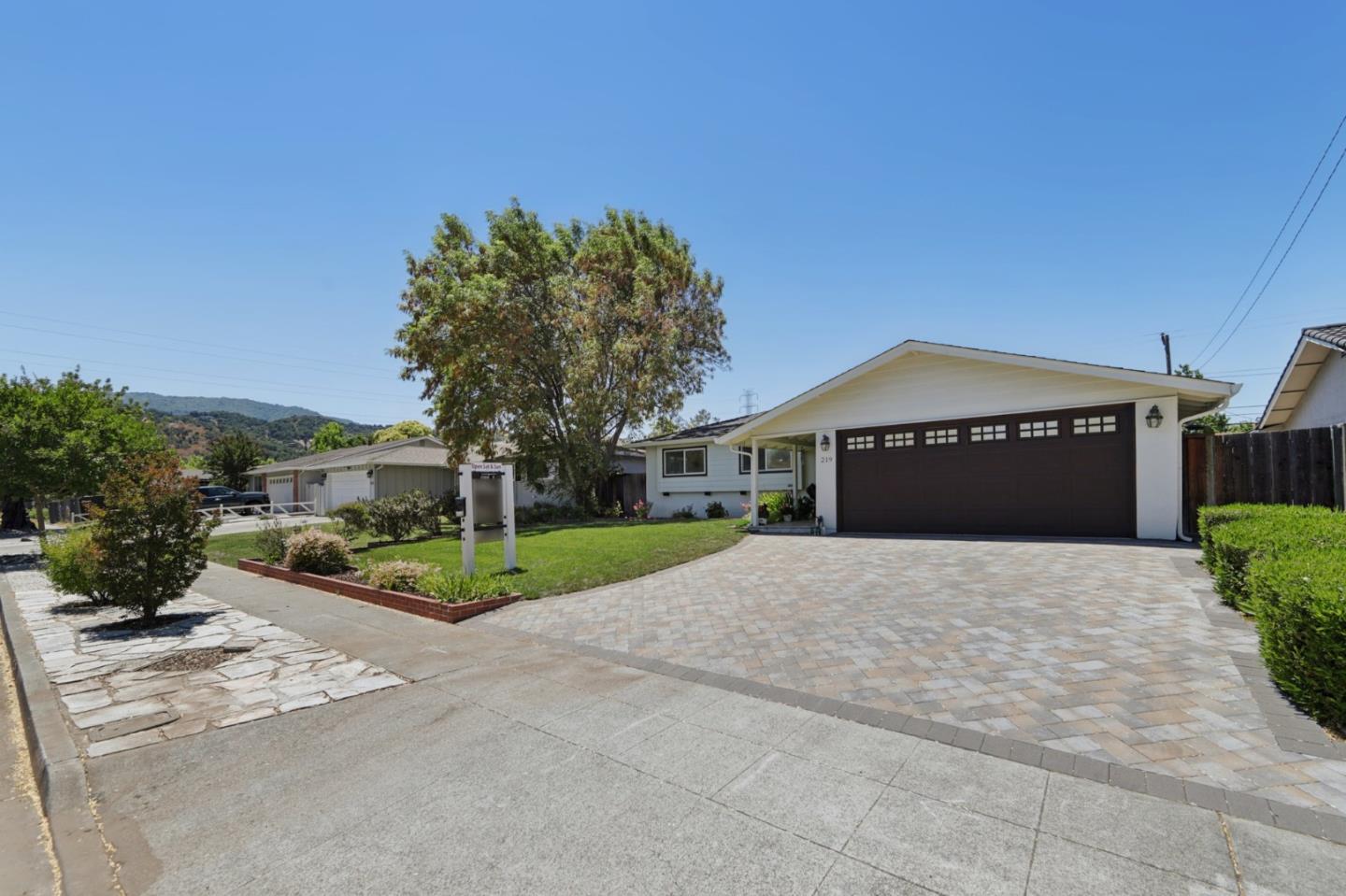 Detail Gallery Image 5 of 34 For 219 Kensington Way, Los Gatos,  CA 95032 - 3 Beds | 2/1 Baths