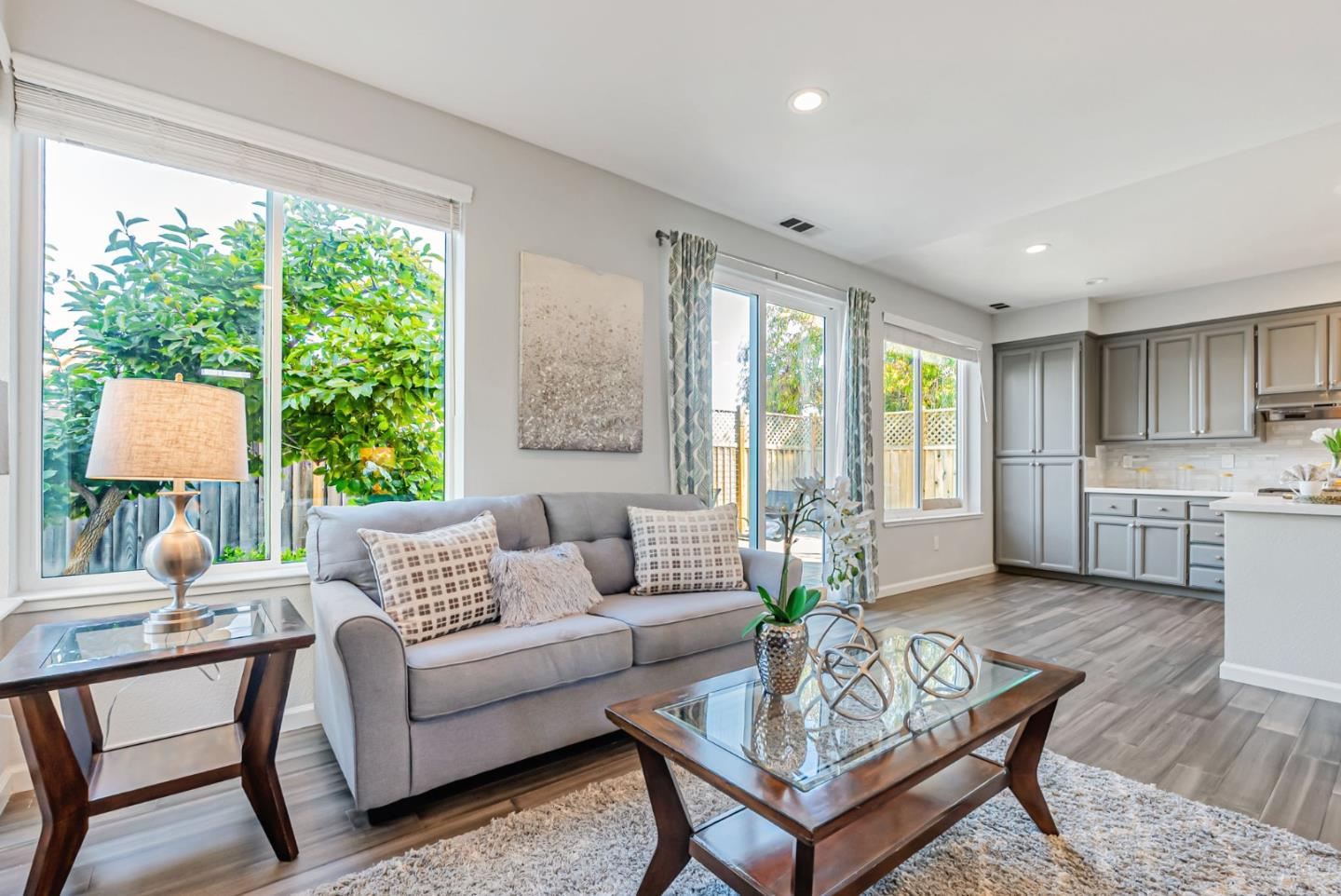 Detail Gallery Image 12 of 48 For 327 Ratto Rd, Alameda,  CA 94502 - 4 Beds | 2/1 Baths