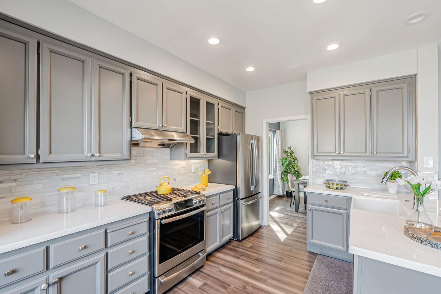 Detail Gallery Image 14 of 48 For 327 Ratto Rd, Alameda,  CA 94502 - 4 Beds | 2/1 Baths