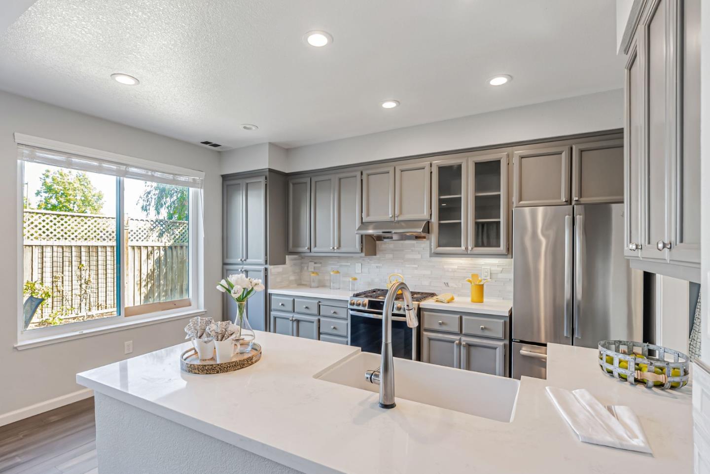 Detail Gallery Image 15 of 48 For 327 Ratto Rd, Alameda,  CA 94502 - 4 Beds | 2/1 Baths