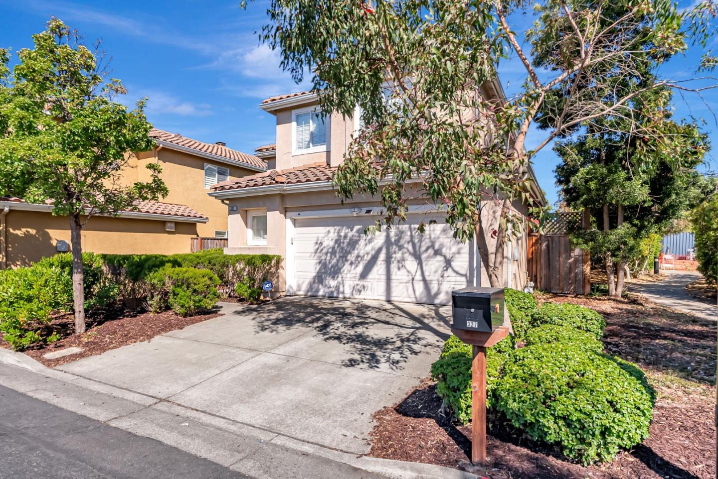 Detail Gallery Image 3 of 48 For 327 Ratto Rd, Alameda,  CA 94502 - 4 Beds | 2/1 Baths