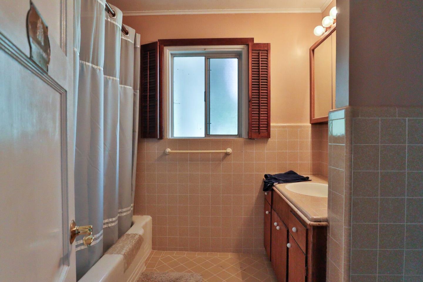 Detail Gallery Image 27 of 76 For Address Not Disclosed, Belvedere Tiburon,  CA 94920 - 4 Beds | 2/1 Baths