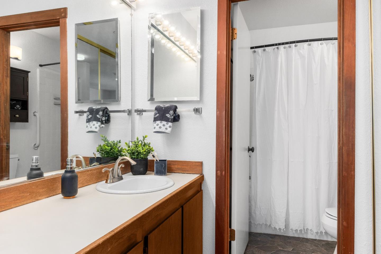 Detail Gallery Image 16 of 26 For 318 Soquel Ave #D3,  Santa Cruz,  CA 95062 - 2 Beds | 2 Baths