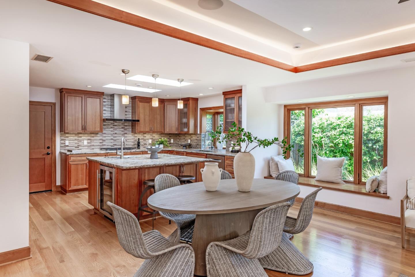 Detail Gallery Image 10 of 30 For 15700 Kavin Ln, Los Gatos,  CA 95030 - 4 Beds | 2/1 Baths