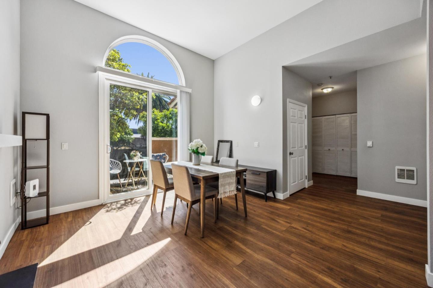 Detail Gallery Image 10 of 35 For 401 S Norfolk St #123,  San Mateo,  CA 94401 - 1 Beds | 1 Baths