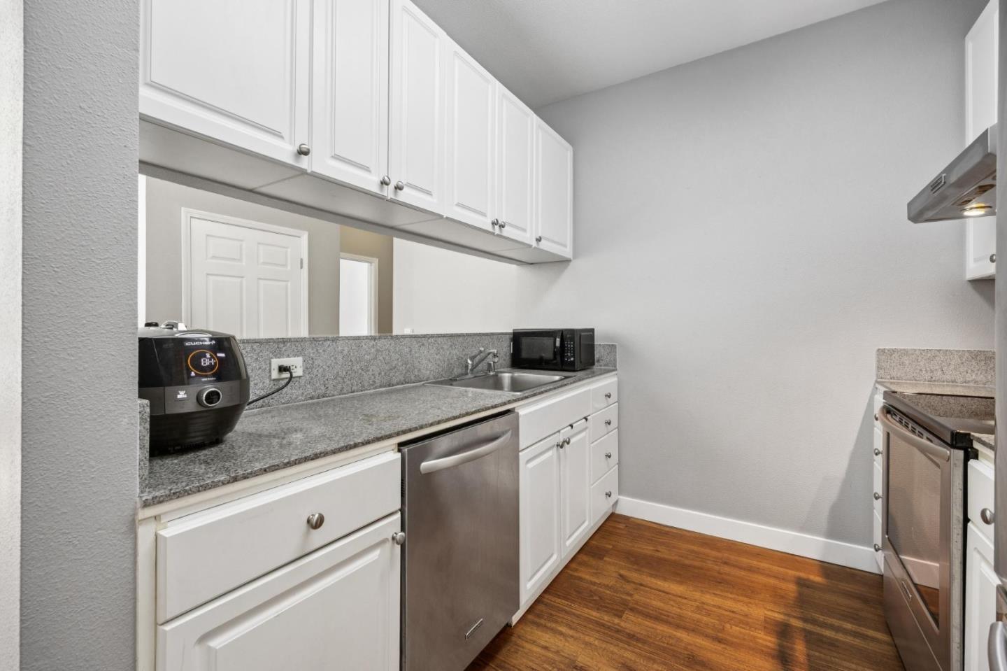 Detail Gallery Image 17 of 35 For 401 S Norfolk St #123,  San Mateo,  CA 94401 - 1 Beds | 1 Baths