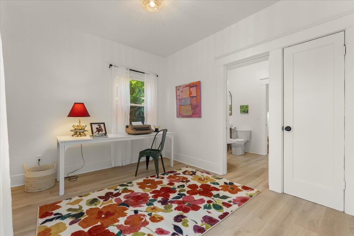 Detail Gallery Image 13 of 22 For 1139 Walk Circle, Santa Cruz,  CA 95060 - 2 Beds | 2 Baths