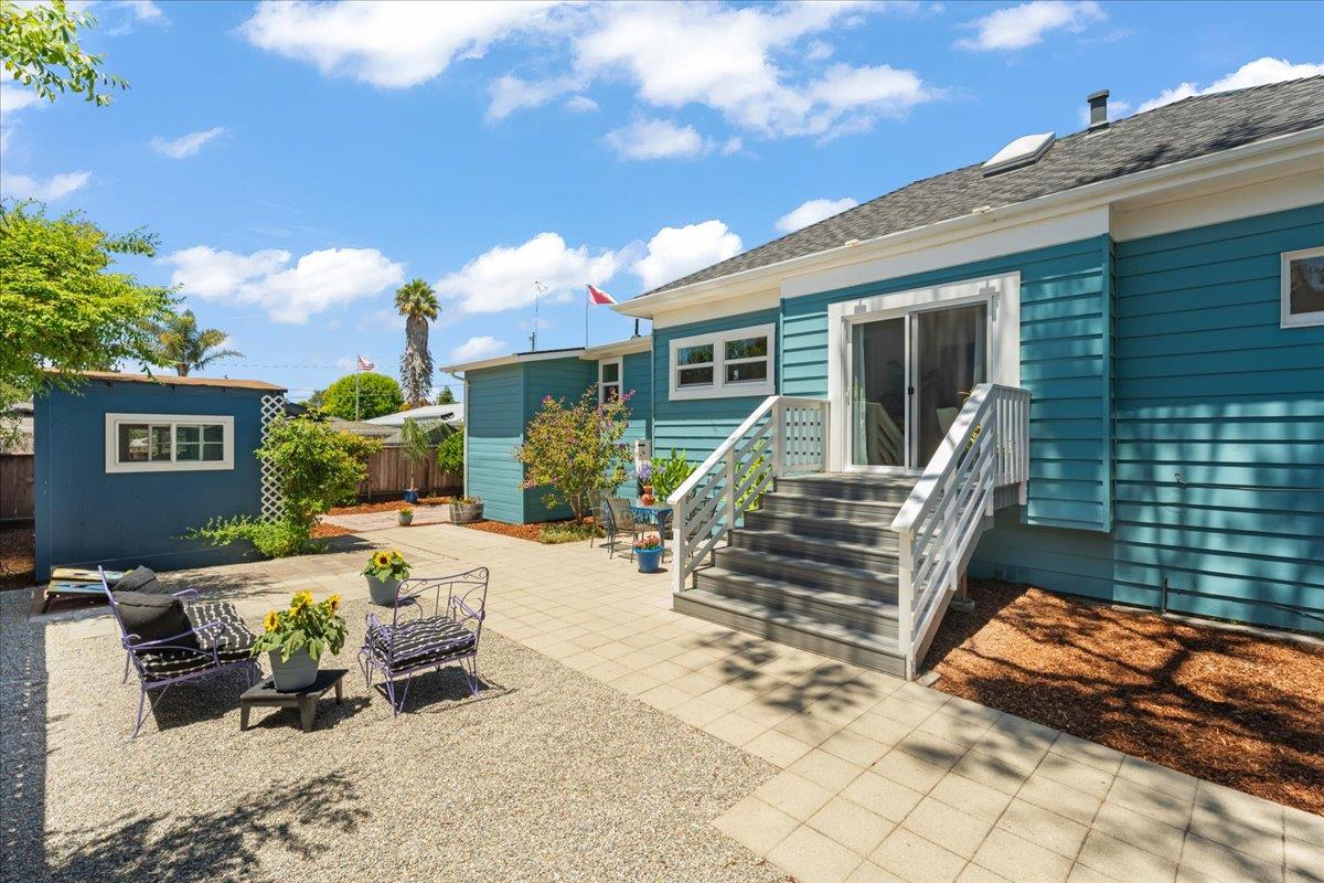 Detail Gallery Image 15 of 22 For 1139 Walk Circle, Santa Cruz,  CA 95060 - 2 Beds | 2 Baths