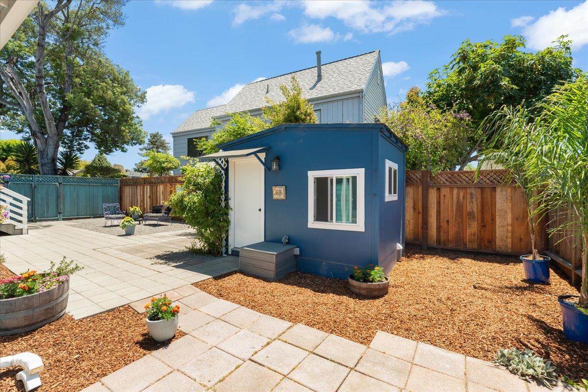 Detail Gallery Image 19 of 22 For 1139 Walk Circle, Santa Cruz,  CA 95060 - 2 Beds | 2 Baths