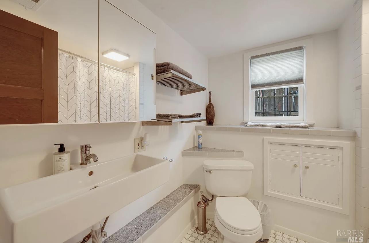 Detail Gallery Image 10 of 18 For 531 Kentucky St, Vallejo,  CA 94590 - 2 Beds | 2 Baths