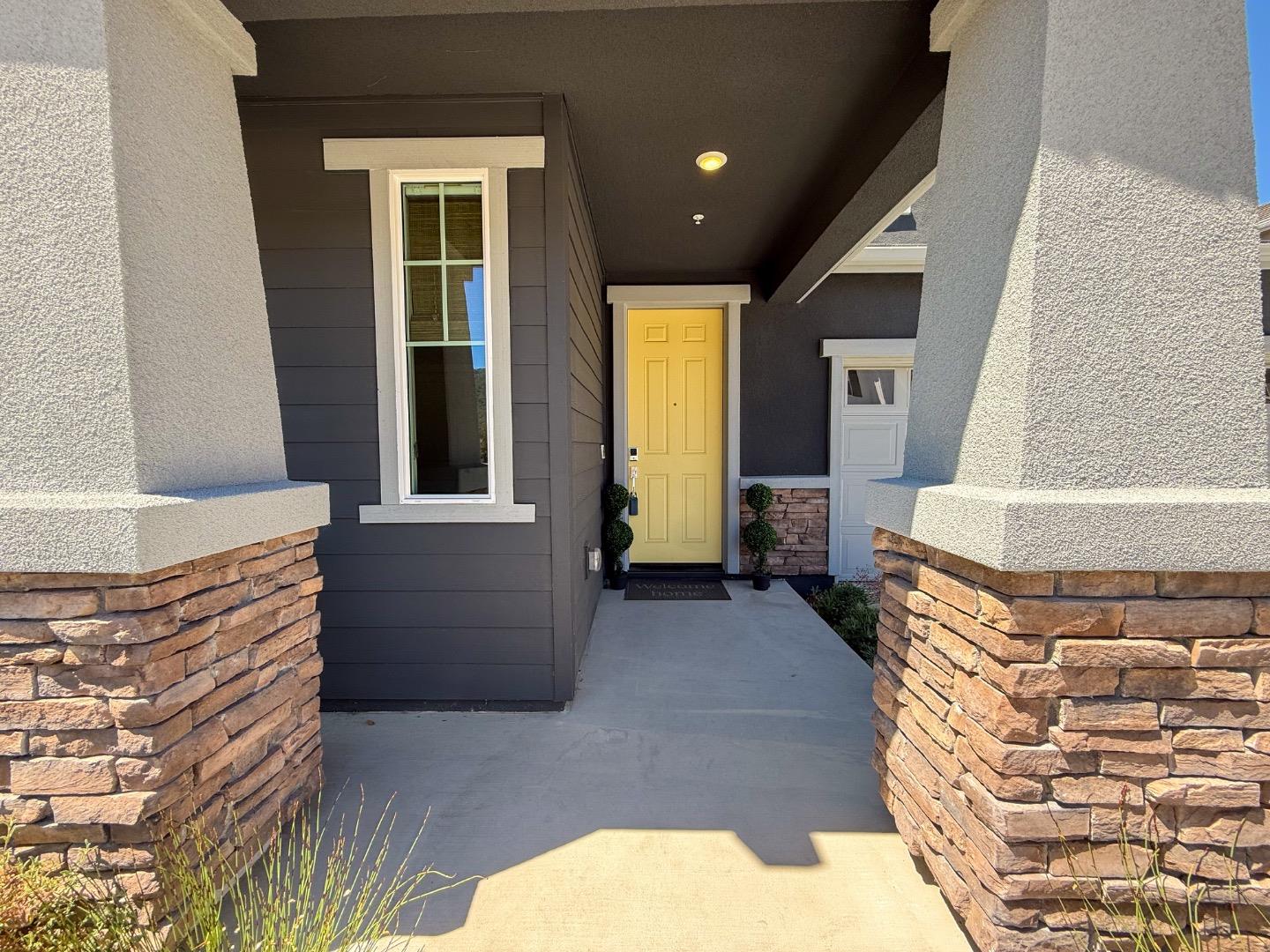Detail Gallery Image 5 of 53 For 2581 Haybale St, Gilroy,  CA 95020 - 4 Beds | 3 Baths