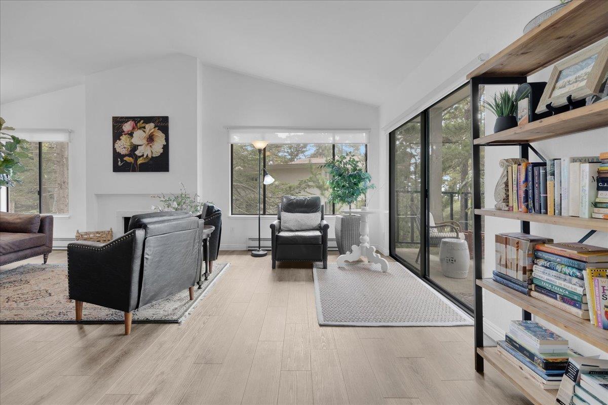 Detail Gallery Image 10 of 33 For 32 Ocean Pines Ln, Pebble Beach,  CA 93953 - 2 Beds | 2 Baths