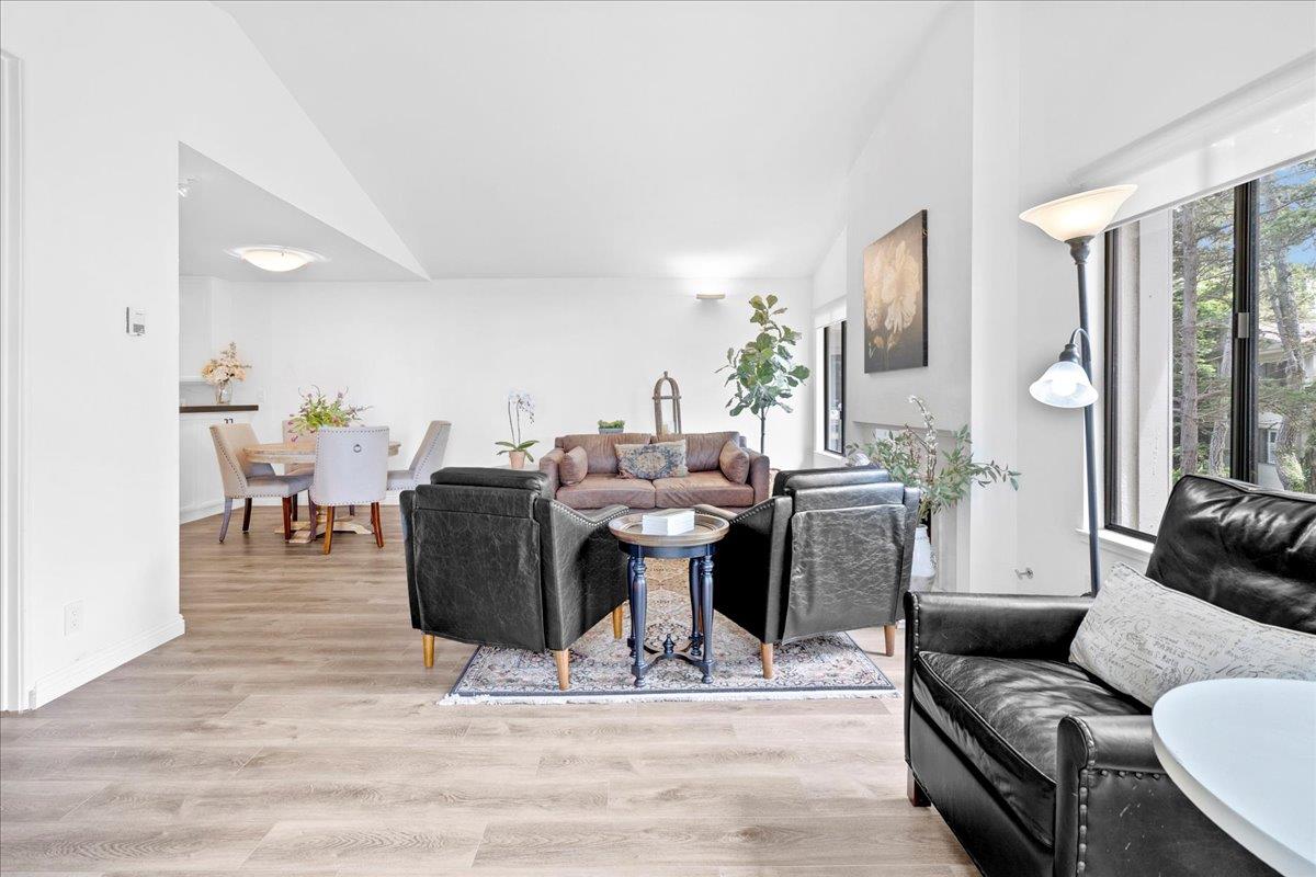 Detail Gallery Image 11 of 33 For 32 Ocean Pines Ln, Pebble Beach,  CA 93953 - 2 Beds | 2 Baths