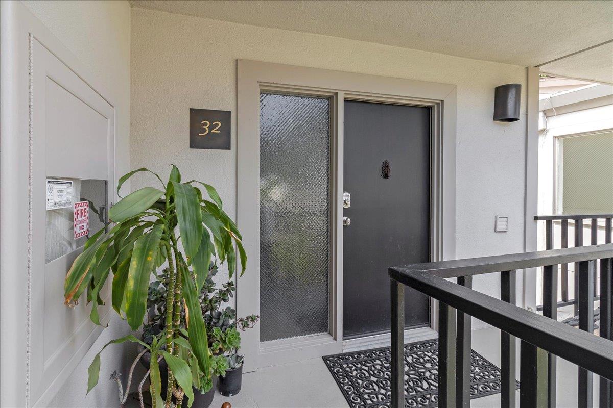 Detail Gallery Image 4 of 33 For 32 Ocean Pines Ln, Pebble Beach,  CA 93953 - 2 Beds | 2 Baths