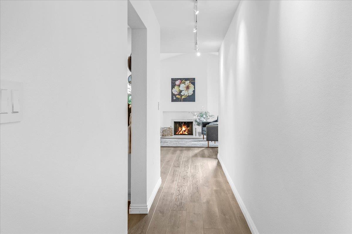Detail Gallery Image 6 of 33 For 32 Ocean Pines Ln, Pebble Beach,  CA 93953 - 2 Beds | 2 Baths