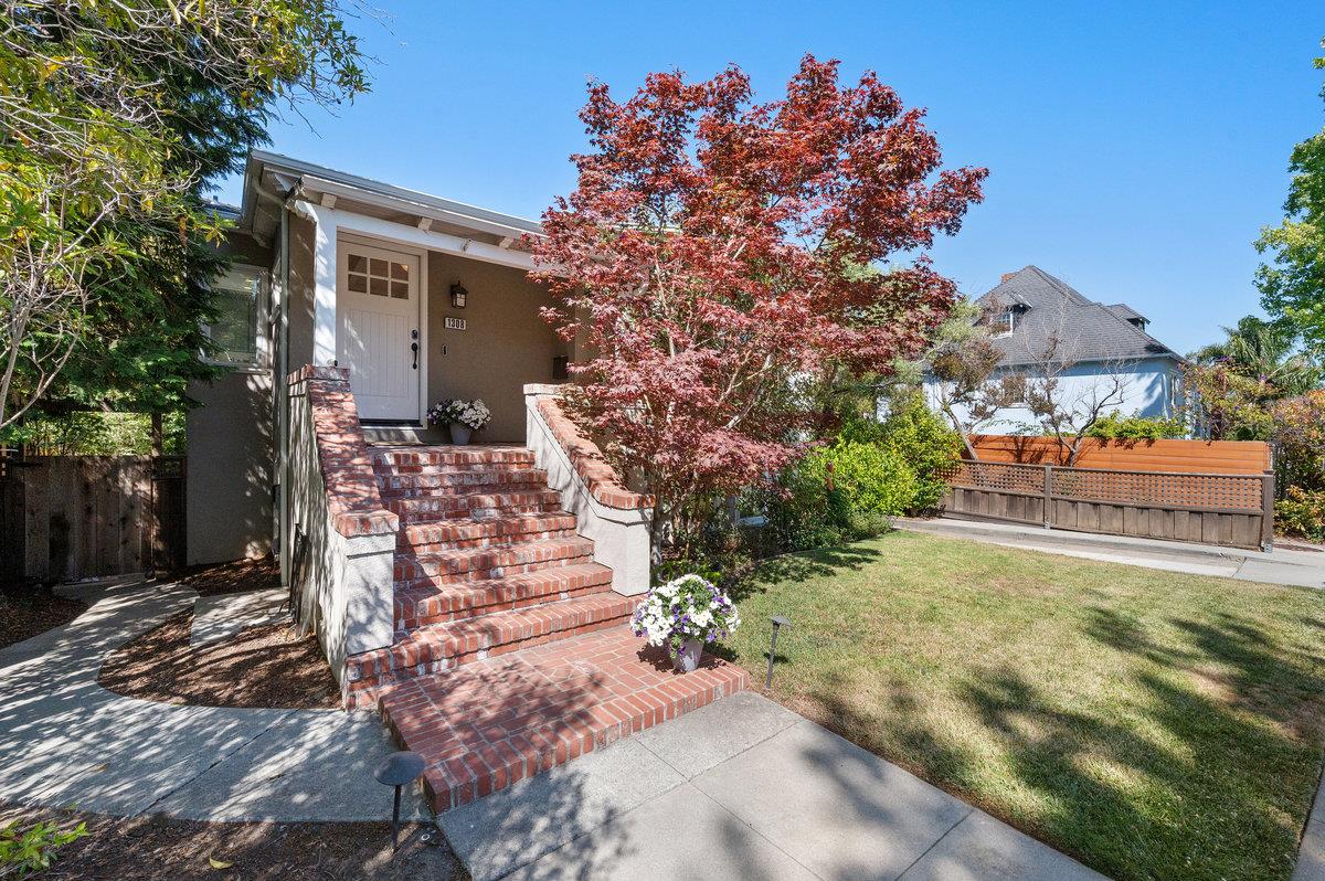 Detail Gallery Image 19 of 76 For 1308 Montero Ave, Burlingame,  CA 94010 - 4 Beds | 3/1 Baths
