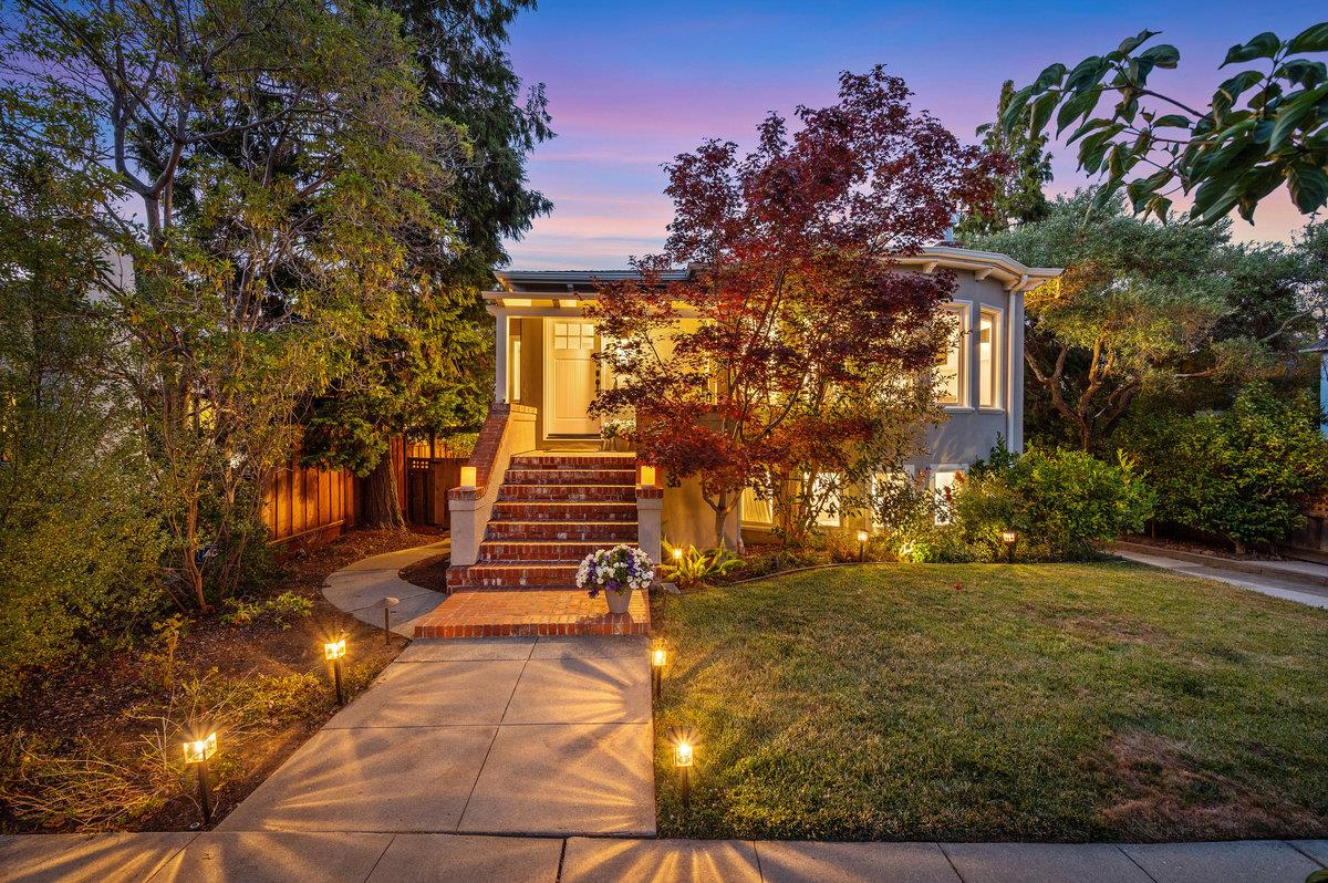 Detail Gallery Image 2 of 76 For 1308 Montero Ave, Burlingame,  CA 94010 - 4 Beds | 3/1 Baths