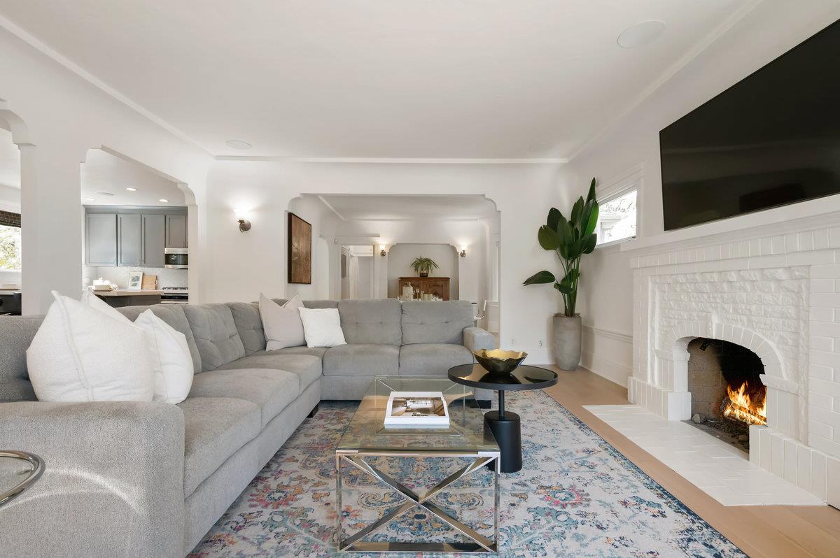 Detail Gallery Image 21 of 76 For 1308 Montero Ave, Burlingame,  CA 94010 - 4 Beds | 3/1 Baths