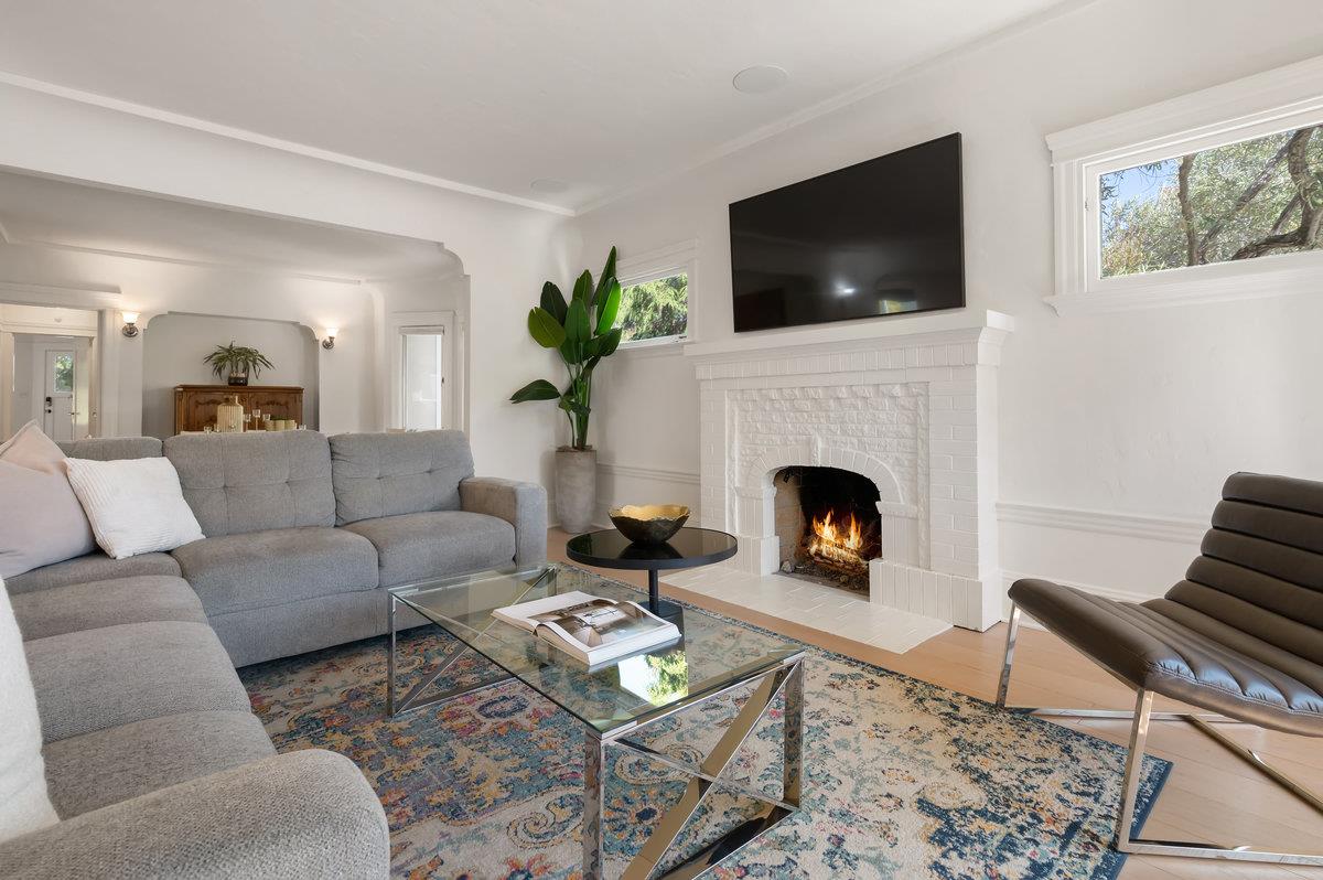 Detail Gallery Image 23 of 76 For 1308 Montero Ave, Burlingame,  CA 94010 - 4 Beds | 3/1 Baths