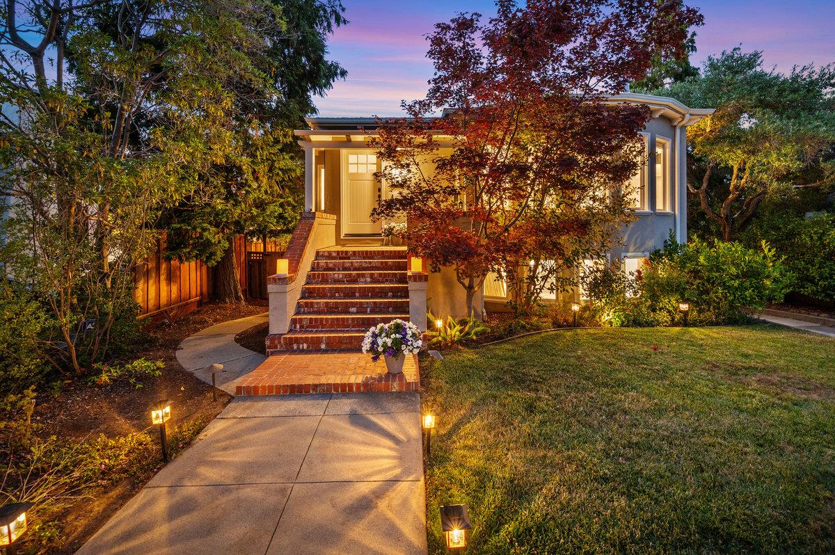 Detail Gallery Image 3 of 76 For 1308 Montero Ave, Burlingame,  CA 94010 - 4 Beds | 3/1 Baths