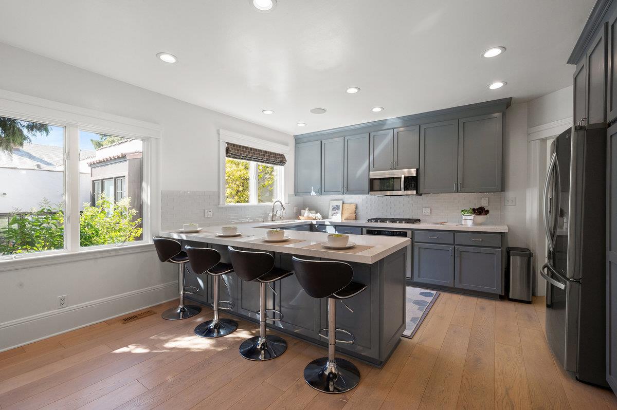 Detail Gallery Image 30 of 76 For 1308 Montero Ave, Burlingame,  CA 94010 - 4 Beds | 3/1 Baths