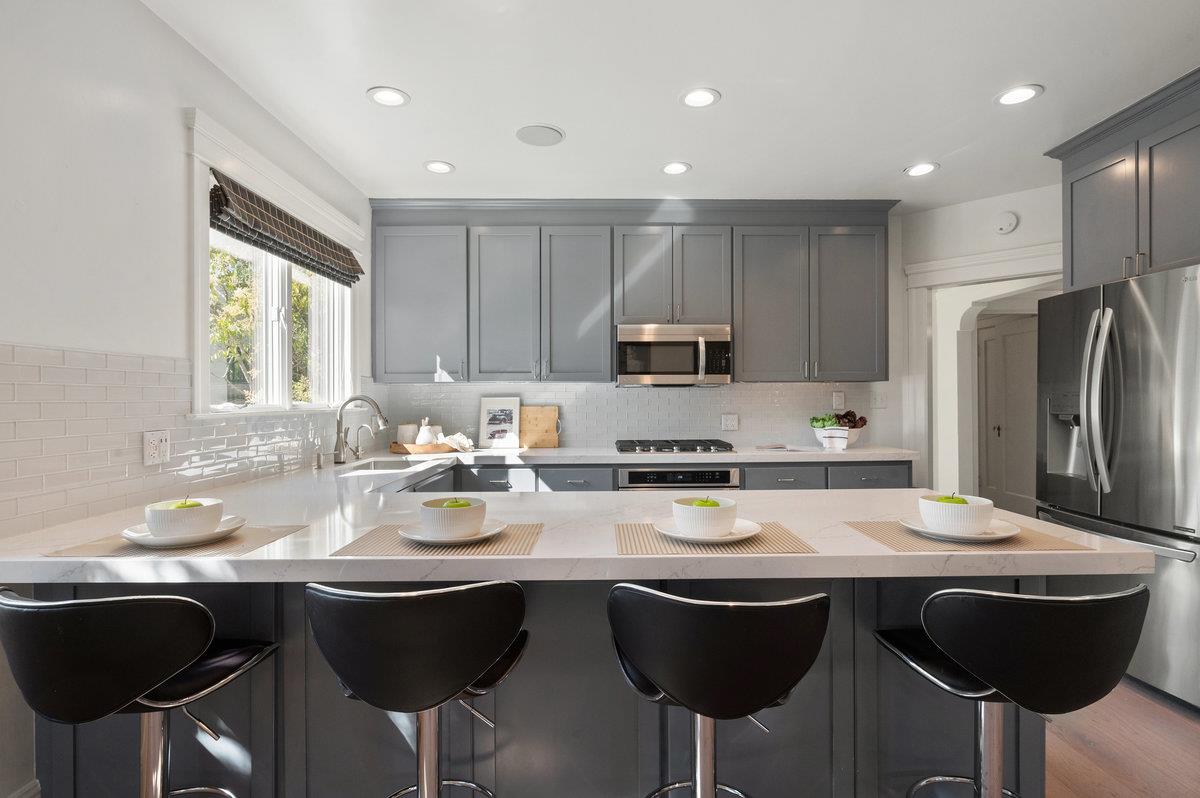 Detail Gallery Image 31 of 76 For 1308 Montero Ave, Burlingame,  CA 94010 - 4 Beds | 3/1 Baths