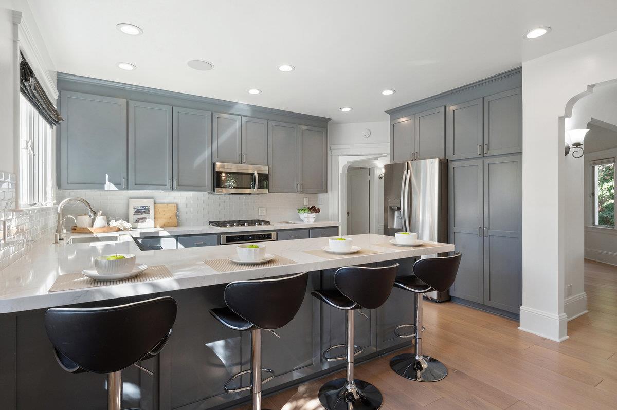 Detail Gallery Image 32 of 76 For 1308 Montero Ave, Burlingame,  CA 94010 - 4 Beds | 3/1 Baths