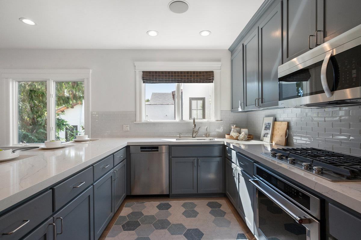 Detail Gallery Image 33 of 76 For 1308 Montero Ave, Burlingame,  CA 94010 - 4 Beds | 3/1 Baths