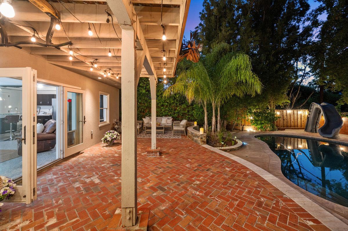 Detail Gallery Image 7 of 76 For 1308 Montero Ave, Burlingame,  CA 94010 - 4 Beds | 3/1 Baths