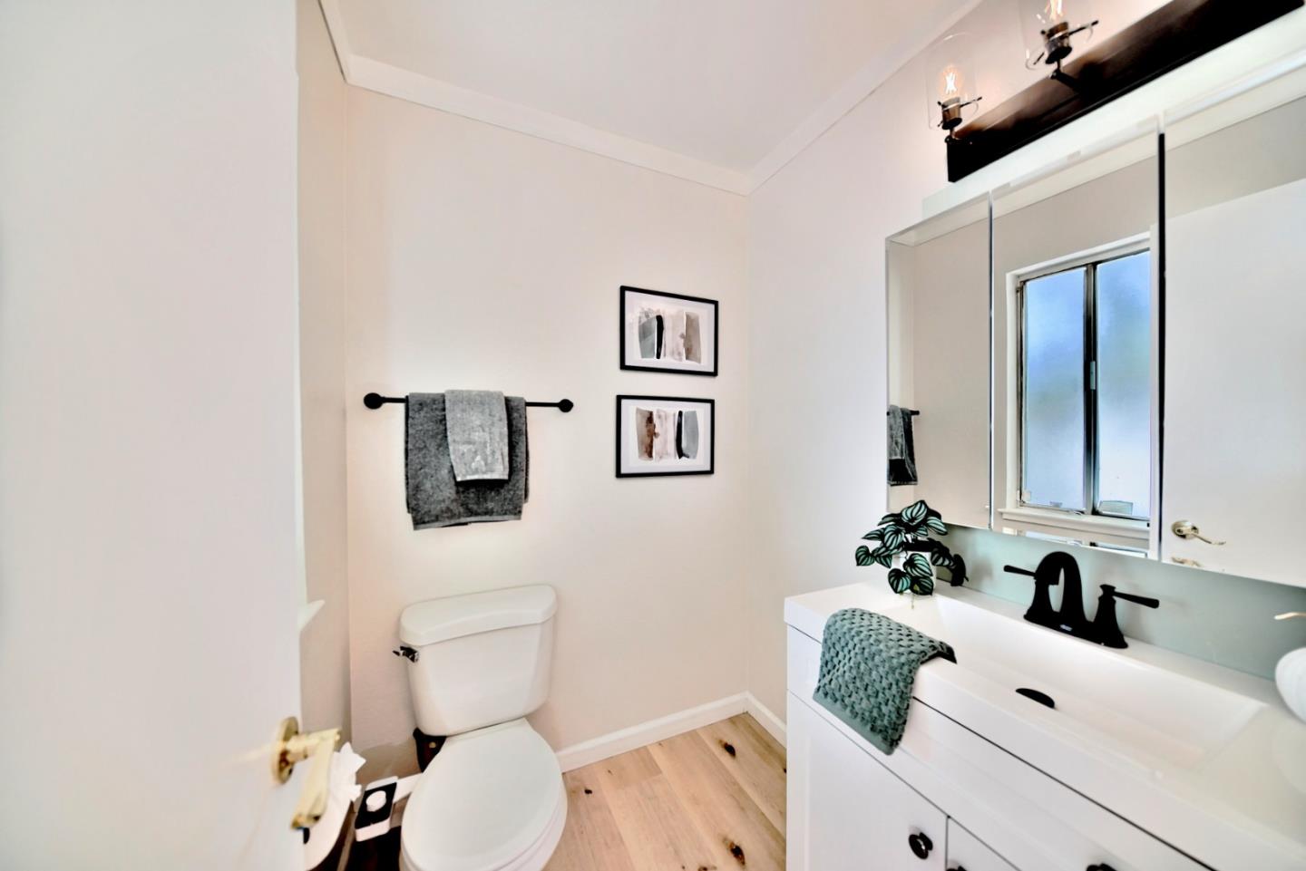 Detail Gallery Image 15 of 36 For 1770 Gazelle Way, Hayward,  CA 94541 - 2 Beds | 1/1 Baths