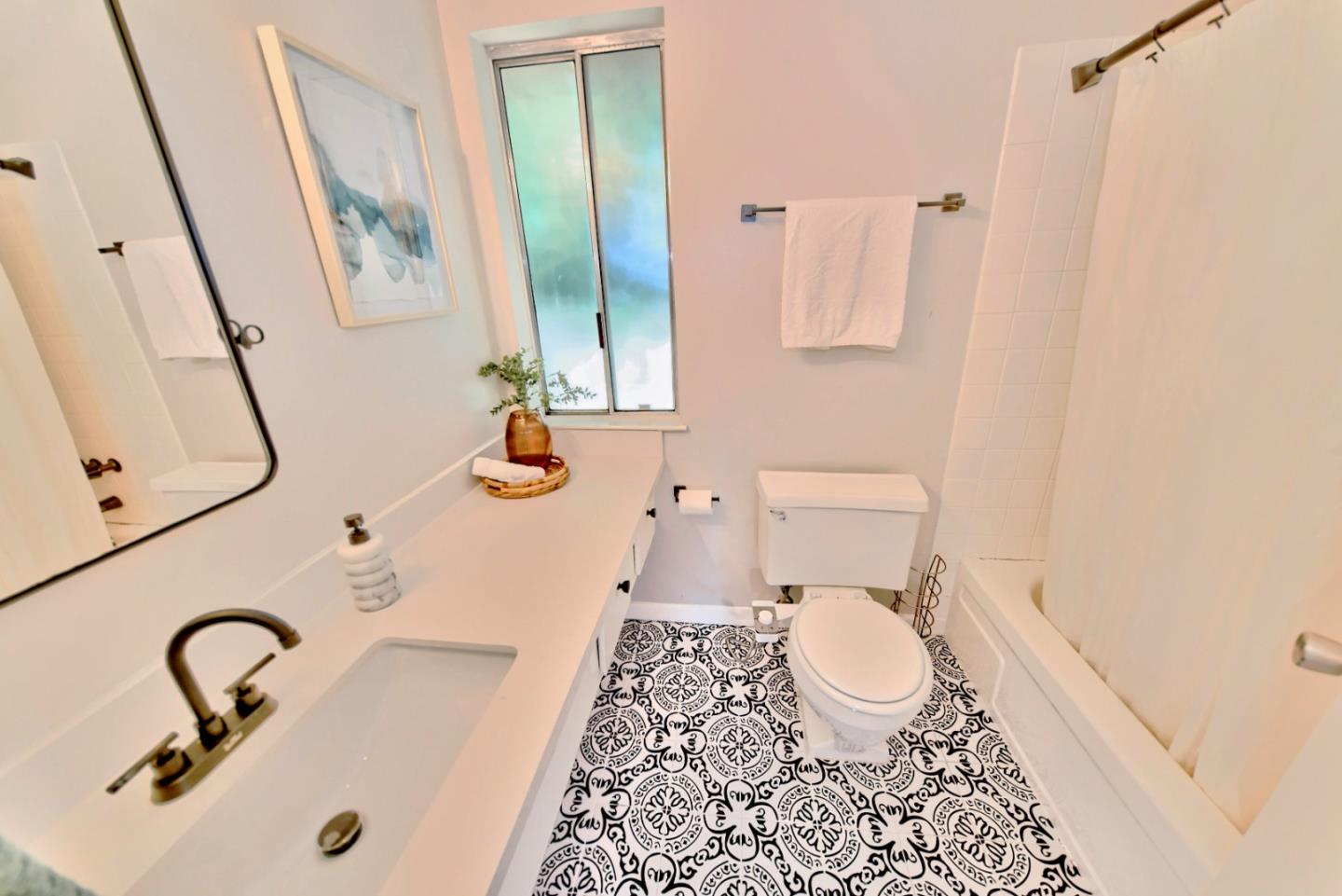 Detail Gallery Image 22 of 36 For 1770 Gazelle Way, Hayward,  CA 94541 - 2 Beds | 1/1 Baths