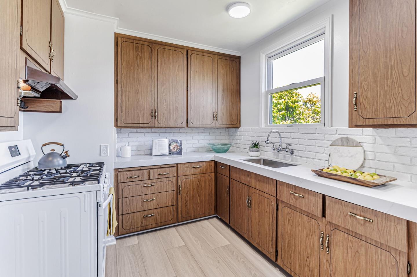 Detail Gallery Image 11 of 53 For 382 El Paseo, Millbrae,  CA 94030 - 4 Beds | 2 Baths