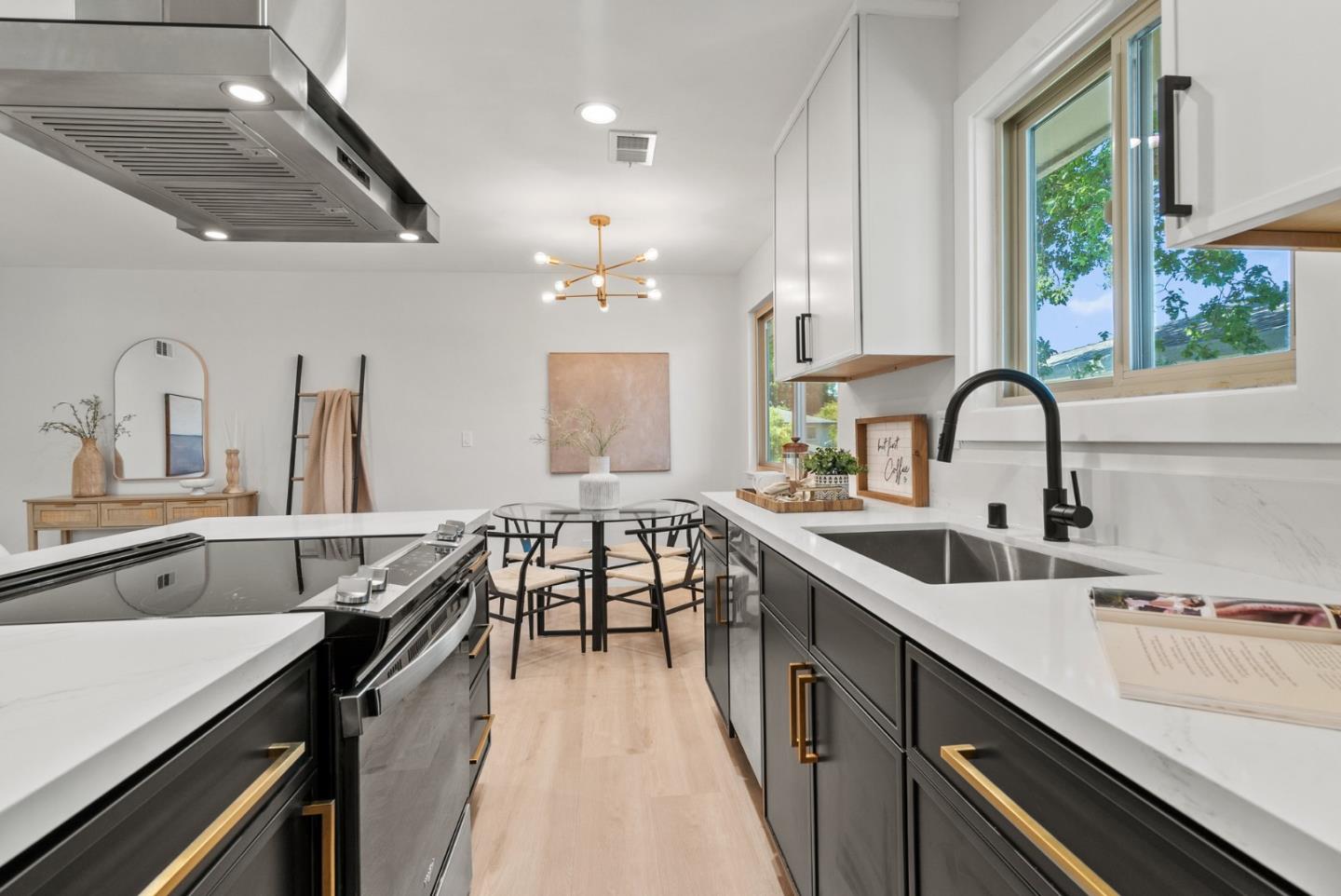 Detail Gallery Image 4 of 36 For 225 Gomes Ct #4,  Campbell,  CA 95008 - 2 Beds | 1 Baths