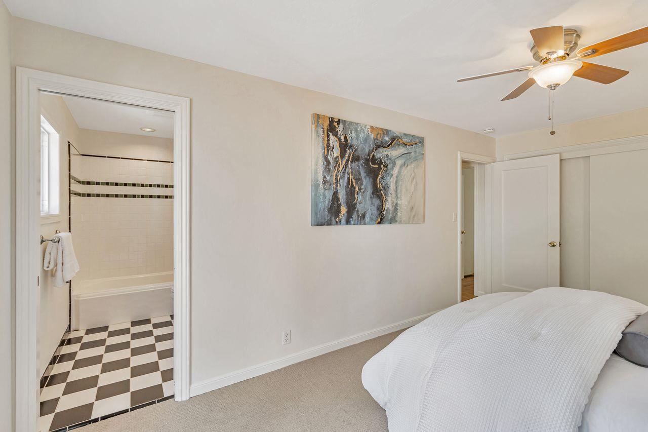 Detail Gallery Image 10 of 42 For 2534 Howard Ave, San Carlos,  CA 94070 - 2 Beds | 2 Baths
