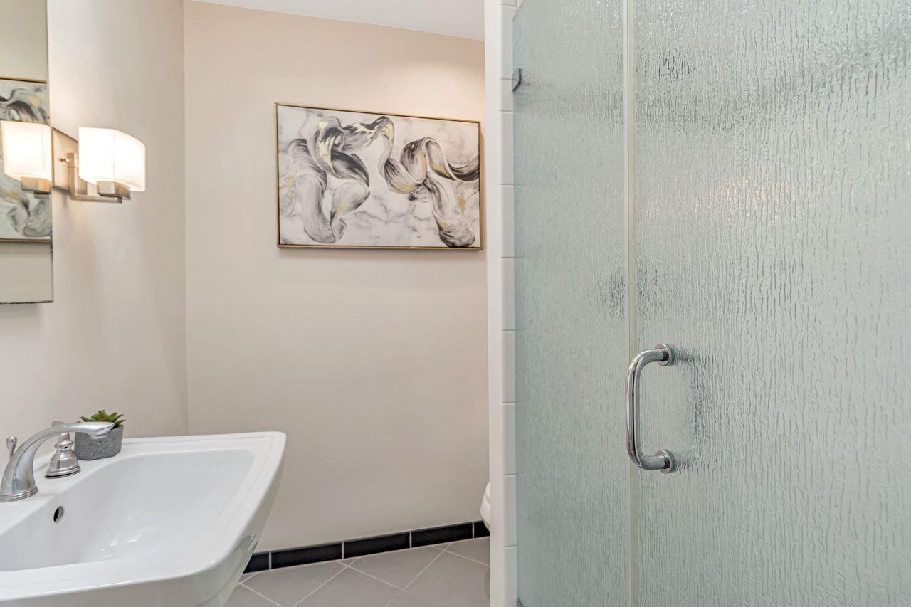 Detail Gallery Image 15 of 42 For 2534 Howard Ave, San Carlos,  CA 94070 - 2 Beds | 2 Baths