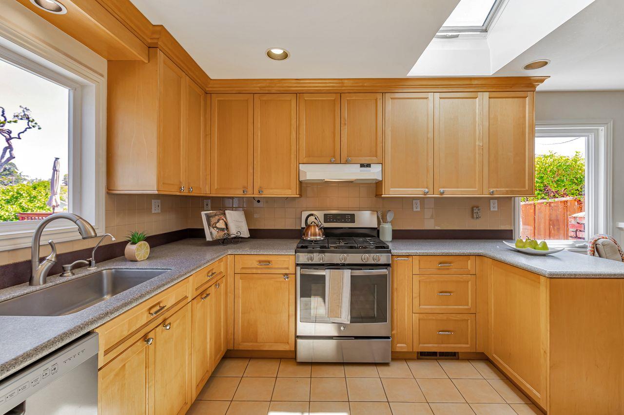Detail Gallery Image 21 of 42 For 2534 Howard Ave, San Carlos,  CA 94070 - 2 Beds | 2 Baths