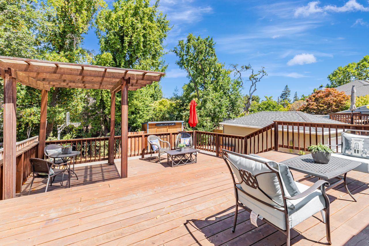 Detail Gallery Image 24 of 42 For 2534 Howard Ave, San Carlos,  CA 94070 - 2 Beds | 2 Baths