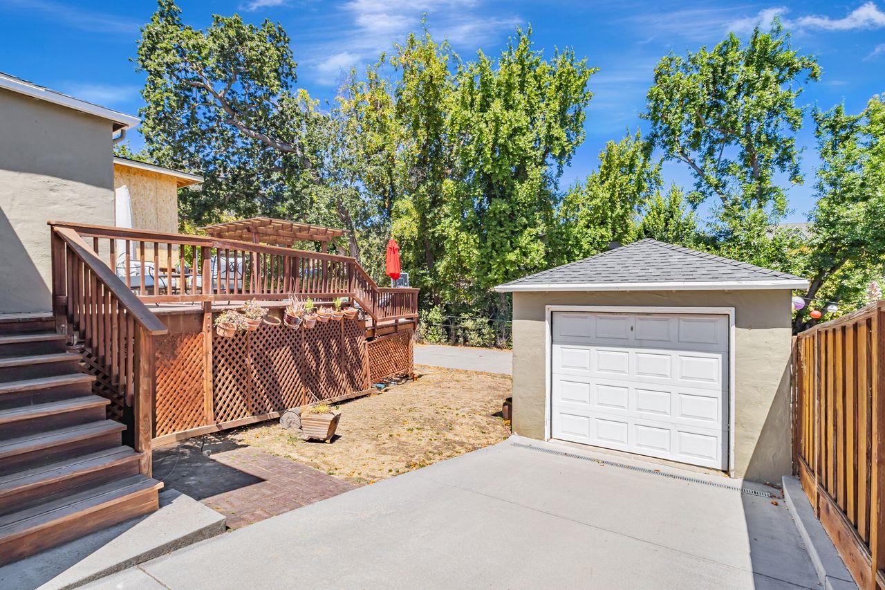 Detail Gallery Image 32 of 42 For 2534 Howard Ave, San Carlos,  CA 94070 - 2 Beds | 2 Baths