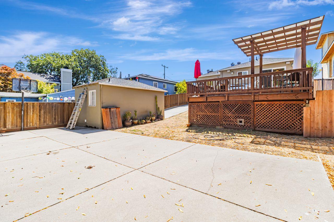Detail Gallery Image 33 of 42 For 2534 Howard Ave, San Carlos,  CA 94070 - 2 Beds | 2 Baths