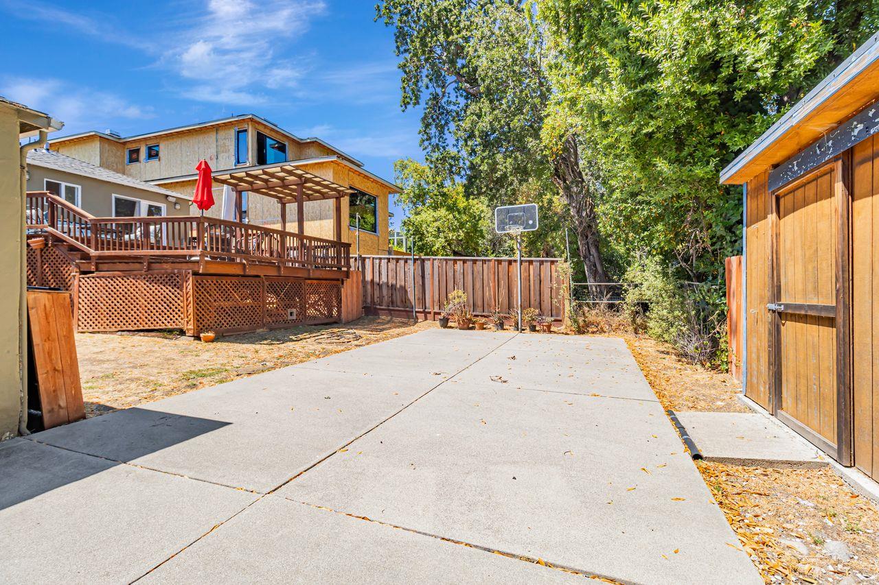 Detail Gallery Image 36 of 42 For 2534 Howard Ave, San Carlos,  CA 94070 - 2 Beds | 2 Baths
