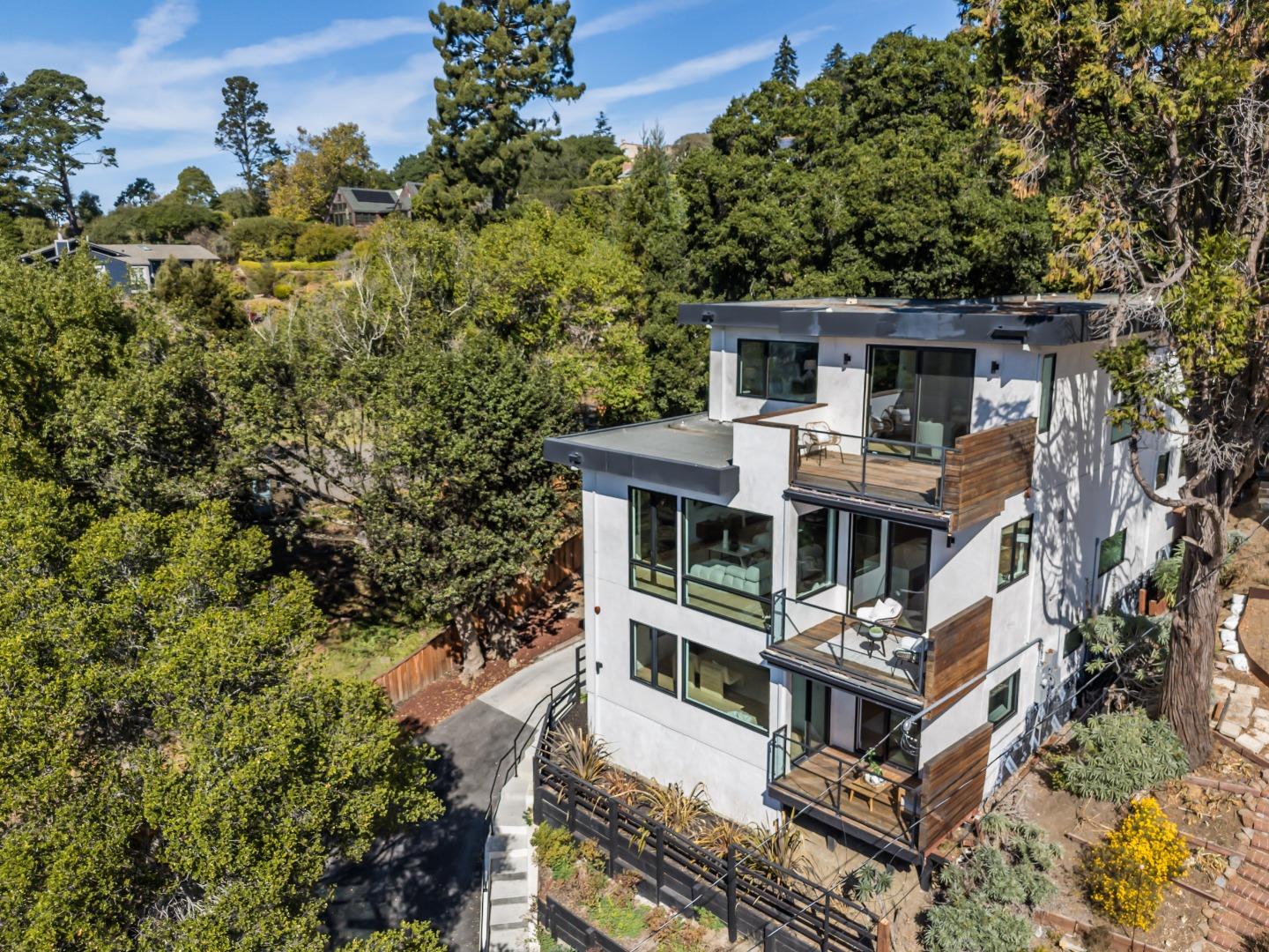 Detail Gallery Image 38 of 41 For 715 Santa Barbara Rd, Berkeley,  CA 94707 - 4 Beds | 3/2 Baths