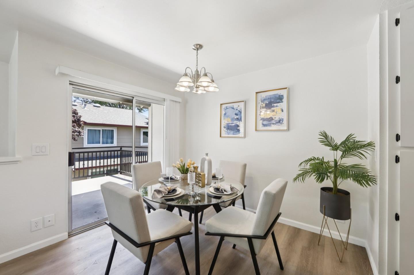 Detail Gallery Image 8 of 29 For 709 Whitewater Ct, San Jose,  CA 95133 - 3 Beds | 2 Baths