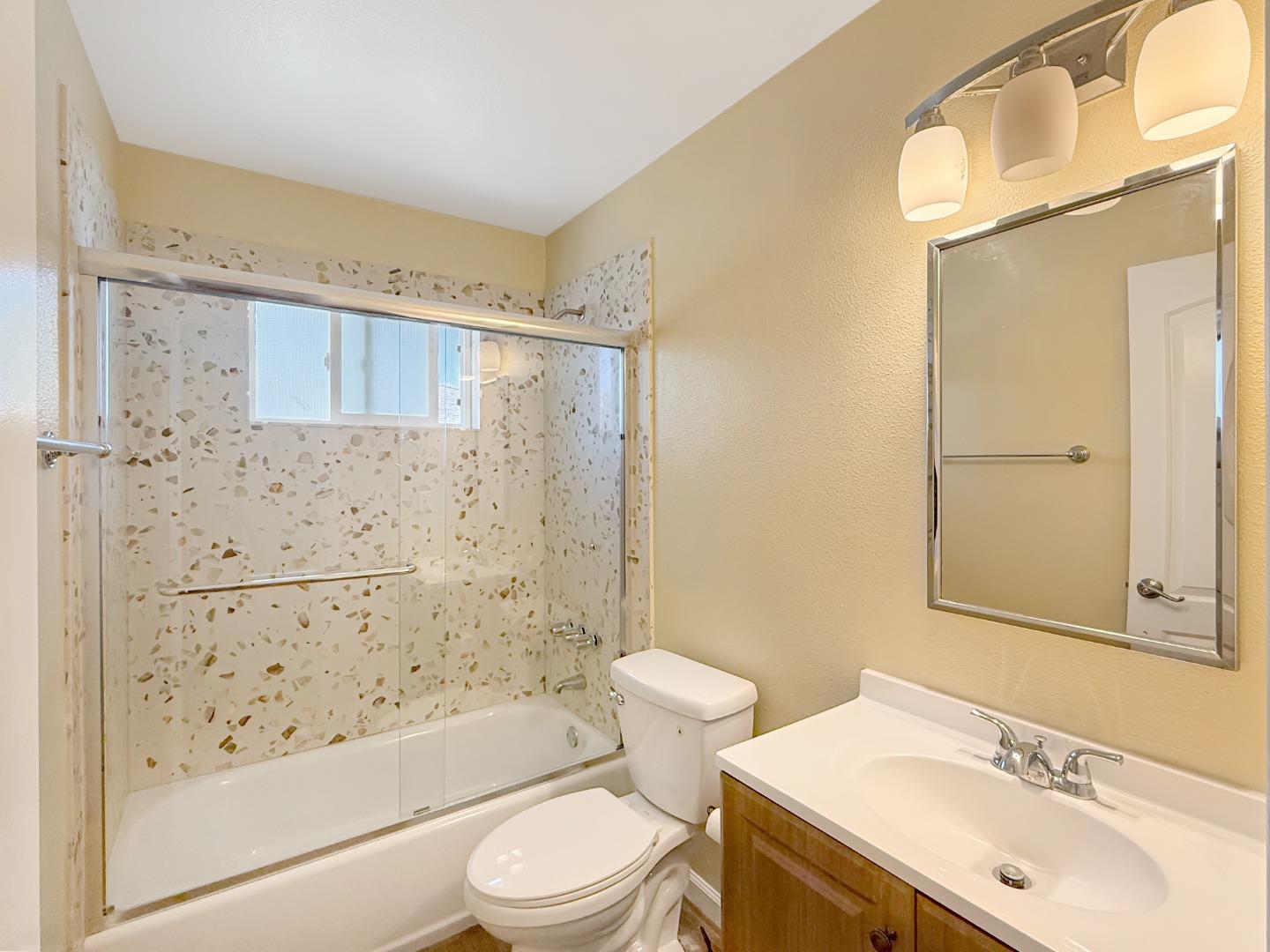 Detail Gallery Image 7 of 11 For 1890 Scott Blvd #4,  Santa Clara,  CA 95050 - 2 Beds | 0 Baths